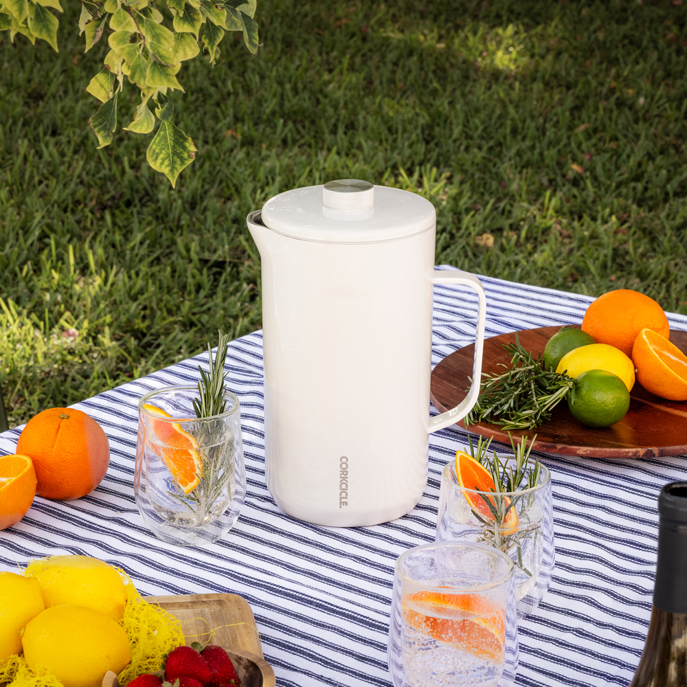 pitcher-b2 OatmilkPitcher_Lifestyle.png